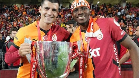 Nedeni de belli! Galatasarayın yıldız golcüsünden ayrılık kararı