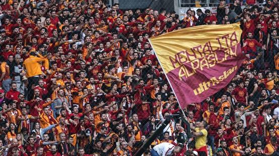 Galatasarayda bir dönem sona erdi! 601 maçta forma giyen Göksenin Köksala veda