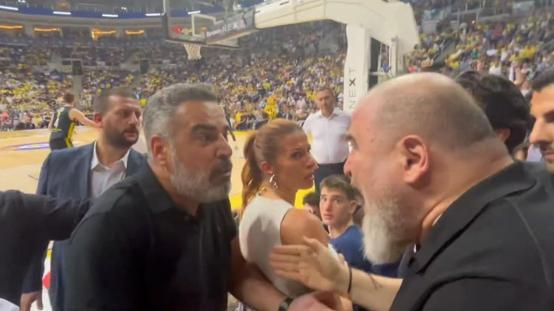 Fenerbahçe Beko, Beşiktaş Fibabanka maçında yöneticiler arasında gerilim