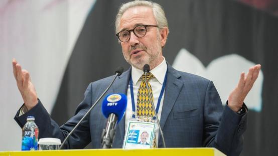 Fenerbahçeden Hamdi Akından istifa iddialarına jet hızıyla cevap