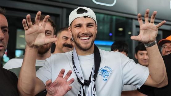 Beşiktaşın yeni transferi Jurasek, İstanbula geldi! İşte ilk sözleri