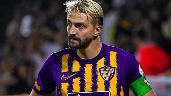 Caner Erkin yeni takımına imzayı attı