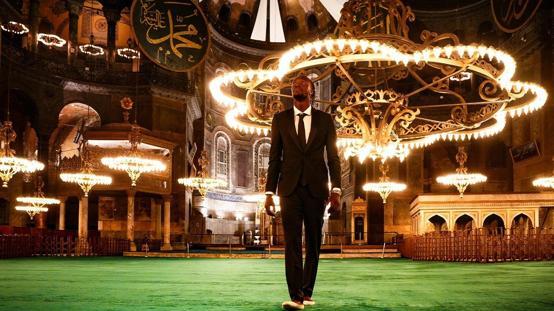 Beşiktaşa transfer olan Tammy Abraham soluğu Ayasofya Camiinde aldı