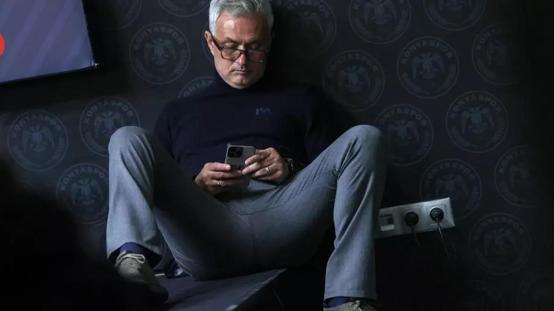 Mourinho tek telefonla ikna etti! 25 milyon euroluk yıldız Fenerbahçe yolunda