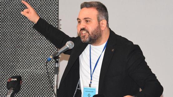 İzmirin efsane kulübü Altayda eski başkan Özgür Ekmekçioğlu ve yönetimine büyük şok