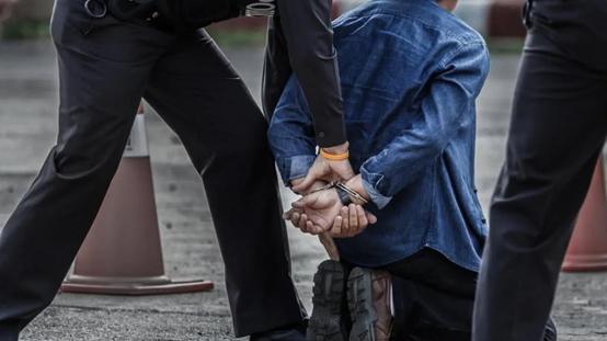 Sivasta casusluk suçundan aranan şahıs kıskıvrak yakalandı