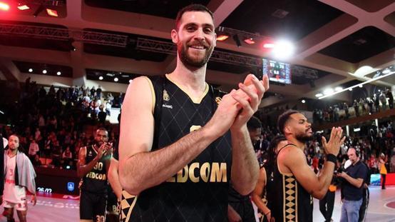 Anadolu Efes, Fenerbahçe Bekonun eski yıldızını kadrosuna kattı