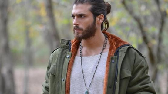 İtalyayı ülkesine tercih eden Can Yaman sevgilisiyle Bodrumda