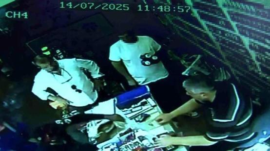Dilencinin günlük kazancı 30 yıllık esnafa küçük dilini yutturdu