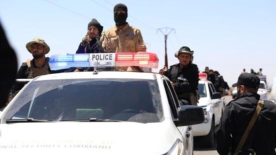 Suriye yönetimi, çatışmaların devam ettiği Süveydada yeniden konuşlanmaya başladı