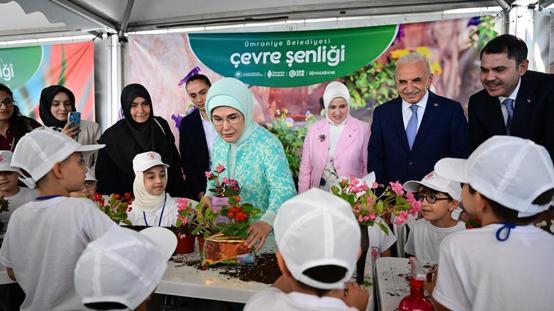 Emine Erdoğan Çevre Şenliğine katıldı, çocuklarla teraryum yaptı