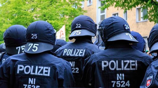 Berlinde Filistine destek gösterisi! İsrail yanlısı grup provoke etti, polis gözaltına aldı