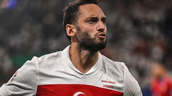 Galatasaraydan 10 milyon euro istemişti! Hakan Çalhanoğlu daha az paraya Fenerbahçeyi seçti