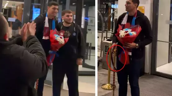 Oscar Cardozo, Trabzonspor-Fenerbahçe derbisi için Türkiyeye geldi! Elindeki bastona dikkat