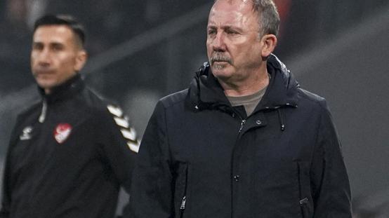 Sergen Yalçın maç sonunda açıkladı: 6-8 hafta forma giyemeyecek