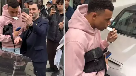Mabappe, fotoğraf çektirmek isteyen hayranını bin pişman etti