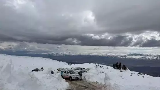 Ağrı Dağında kayıp alarmı: 4 bin 700 metrede kaybolan kadın dağcı aranıyor