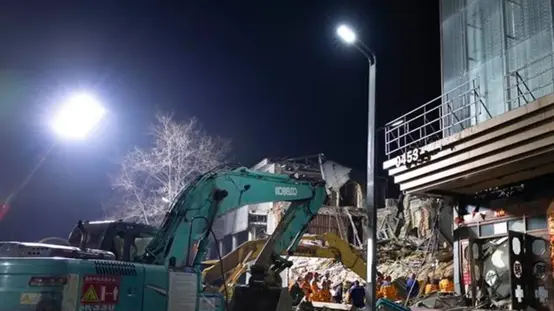 Çinin Heilongjiang eyaletinde bina çöktü: 7 ölü