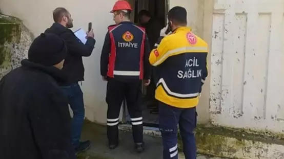 Caminin kadınlar tuvaletinde erkek cesedi bulundu