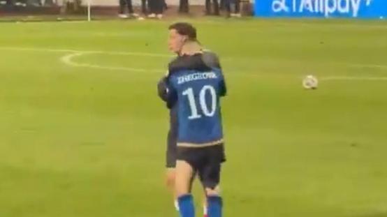 Tarihi maçtan sonra viral olan görüntü