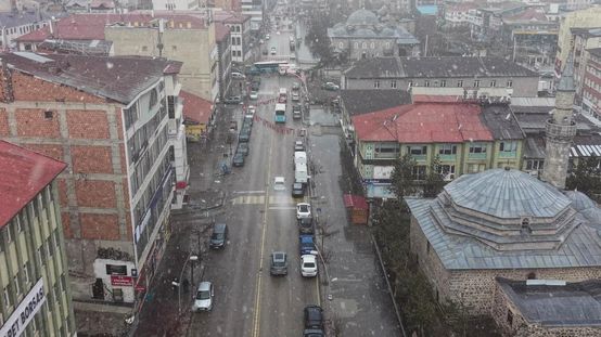 Nisan ayında kar sürprizi! Bir şehrimiz beyaza büründü