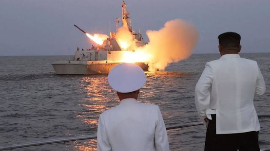 Dünya rahat bir nefes almaya hazırlanırken Kim Jong-Un füze fırlattı