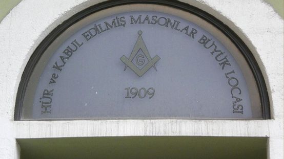 Hür ve Kabul Edilmiş Masonlar Derneğine kayyum atandı