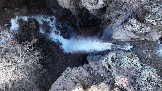 10 yıl sonra yeniden aktı! Erciyeste şelale canlandı