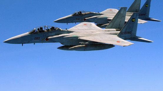 Japonya Hava Kuvvetleri alarmda! ABD yapımı F-15ler havada parçalanmaya başladı