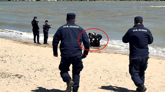 Arnavutköyde sahilde erkek cesedi bulundu