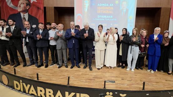 CHP ve YRPden ayrılan 100 kişi AK Partiye katıldı