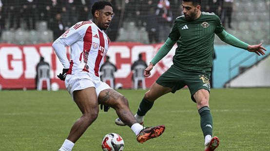 Kazansaydılar Süper Ligdeydiler! Esenler Erokspor şampiyonluğu son maçta kaçırdı