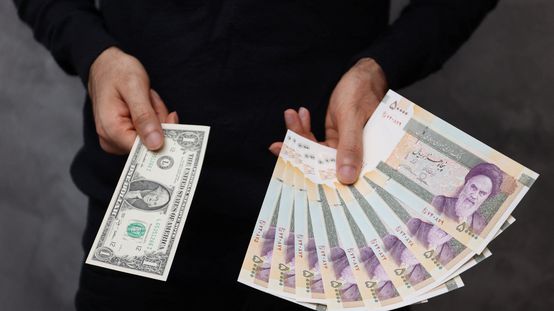 İranın para biriminde erime sürüyor! Dolar karşısında tarihi dipte