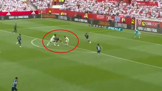 90+2’de inanılmaz bir gol atarak takımını düşme hattından çıkardı