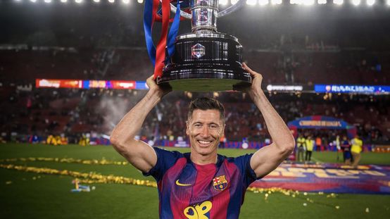 Lewandowski, Barcelona defterini resmen kapattı