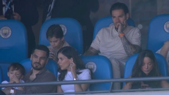 İlkay Gündoğan ve Ederson, Pep Guardiolayı yalnız bırakmadı