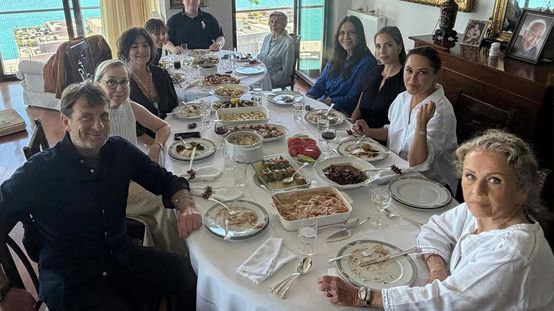 Kaya Çilingiroğlu, eski eşleri Hülya Avşar ve Feraye Tanyolaç ile bayramda bir araya geldi