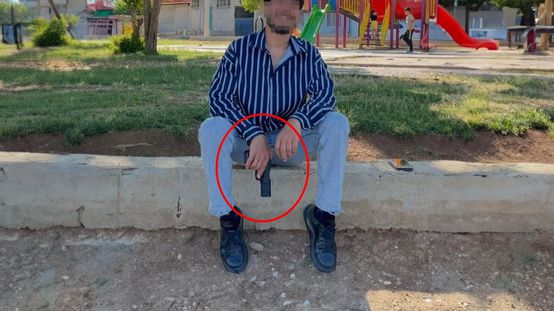 Parktaki cinayetin şüphelisi, saldırı öncesi olay yerinden silahlı fotoğraf paylaşmış