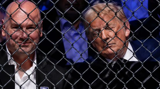 Trump doğum gününde uyuyakaldı! Beyaz Saraydaki UFC gecesine o anlar damga vurdu