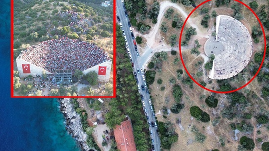 2 bin yıllık antik tiyatroda milli maç heyecanı! Görüntüler olay oldu