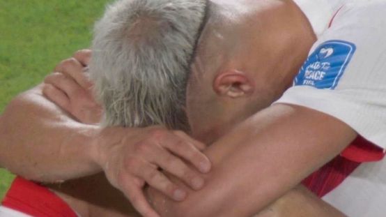 Mert Müldür gözyaşlarını tutamadı! Maç sonu yürek burkan görüntü