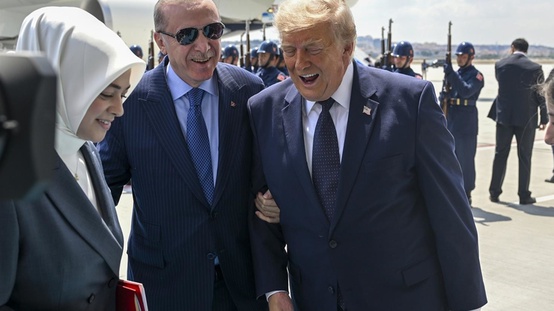 Ankaradaki karşılamada neler konuşuldu? Uçağını işaret edip Erdoğana bunları söyledi