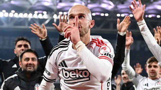Vaclav Cernye ezeli rakipten kanca