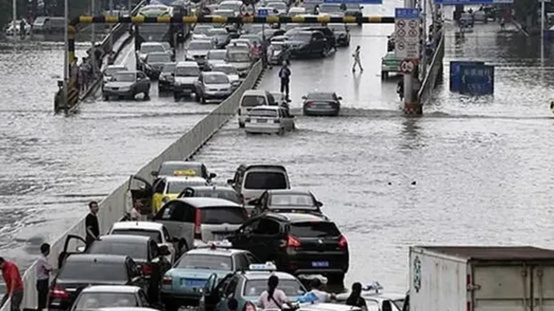 Çinde sel ve toprak kayması: 10 ölü