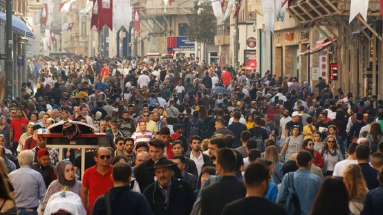Vatandaş lisans almak için sıraya girdi
