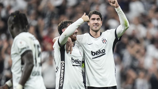 Vlahovic coştu, coşturdu! Beşiktaştan Fenerbahçeye 6 gollü gözdağı