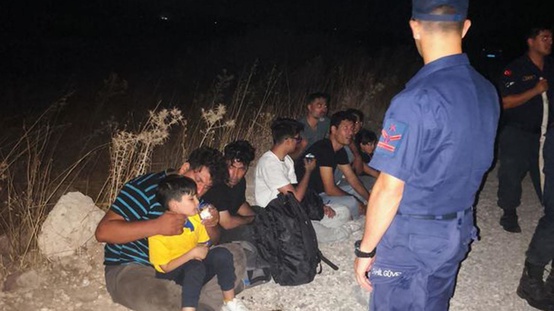 Gece yarısı yardım istediler: 8 çocuk son anda kurtarıldı