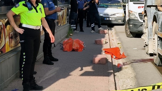 Adanada beton mikseri yayayı ezdi: 1 ölü