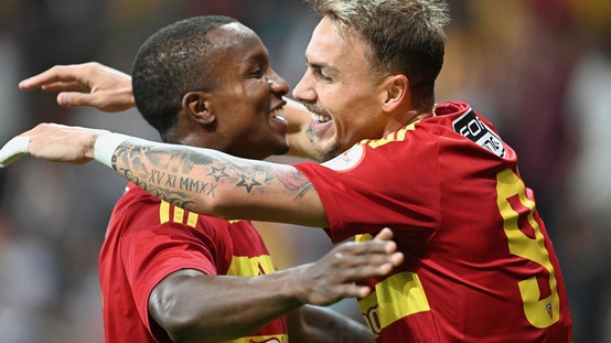 Kayserispor 4 golle liderliğe oturdu