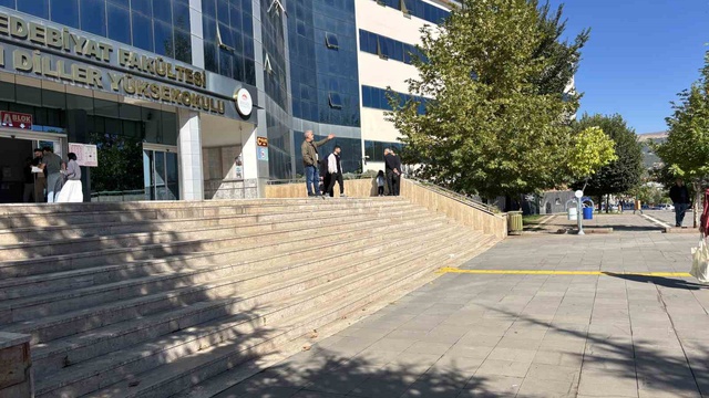 Bingöl'de KPSS ön lisans sınavı başladı, adaylar 120 soru için 130 dakika ter döktü